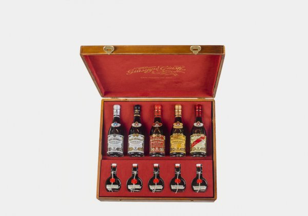 Scrigno Exclusive Collection  Giusti Balsamic Vinegar