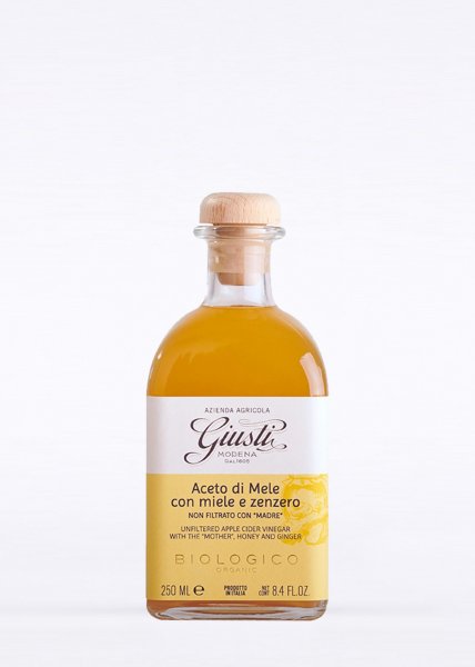 Organic unfiltered apple cider vinegar with the ''mother'', honey and ginger