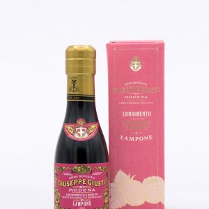 Condiment with balsamic vinegar of Modena and raspberry