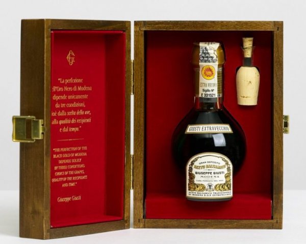Traditional Balsamic Vinegar from Modena Giusti 