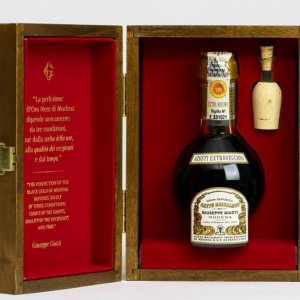 Traditional Balsamic Vinegar from Modena Giusti "Extra Vecchio" Wooden Box- 25 years aged