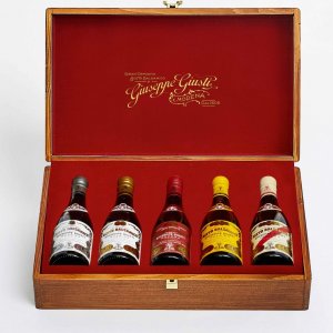 Giusti Balsamic Vinegar "Collection Case" Wooden Box - 5 X 250ml